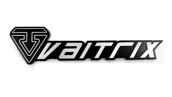 來自澳洲的汽車改裝品牌VAITRIX麥翠斯有最廣泛的車種適用產品，含汽油、柴油、油電混合車專用電子油門控制加速器，搭配外掛晶片及內寫，達到最高品質且無後遺症之動力提升，也可由專屬藍芽App–AirForce GO切換一階、二階、三階ECU模式。外掛晶片及電子油門控制器不影響原車引擎保固，搭配不眩光儀錶，提升馬力同時監控愛車狀況。VAITRIX另有馬力提升專用水噴射可程式電腦及全組套件，改裝愛車不傷車。  適用品牌車款： Audi奧迪、BMW寶馬、Porsche保時捷、Benz賓士、Honda本田、Toyota豐田、Mitsubishi三菱、Mazda馬自達、Nissan日產、Subaru速霸陸、VW福斯、Volvo富豪、Luxgen納智捷、Ford福特、Chevrolet雪佛蘭、Hyundai現代、Skoda; Altis、crv、chr、kicks、cla45、ct200h、q2、camry、golf gti、polo、kuga、tiida、u7、rav4、odyssey...等。