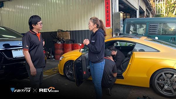 來自澳洲的汽車改裝品牌VAITRIX麥翠斯有最廣泛的車種適用產品，含汽油、柴油、油電混合車專用電子油門控制加速器，搭配外掛晶片及內寫，達到最高品質且無後遺症之動力提升，也可由專屬藍芽App–AirForce GO切換一階、二階、三階ECU模式。外掛晶片及電子油門控制器不影響原車引擎保固，搭配不眩光儀錶，提升馬力同時監控愛車狀況。VAITRIX另有馬力提升專用水噴射可程式電腦及全組套件，改裝愛車不傷車。  適用品牌車款： Audi奧迪、BMW寶馬、Porsche保時捷、Benz賓士、Honda本田、Toyota豐田、Mitsubishi三菱、Mazda馬自達、Nissan日產、Subaru速霸陸、VW福斯、Volvo富豪、Luxgen納智捷、Ford福特、Chevrolet雪佛蘭、Hyundai現代、Skoda; Altis、crv、chr、kicks、cla45、ct200h、q2、camry、golf gti、polo、kuga、tiida、u7、rav4、odyssey...等。