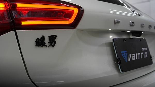 來自澳洲的汽車改裝品牌VAITRIX麥翠斯有最廣泛的車種適用產品，含汽油、柴油、油電混合車專用電子油門控制加速器，搭配外掛晶片及內寫，達到最高品質且無後遺症之動力提升，也可由專屬藍芽App–AirForce GO切換一階、二階、三階ECU模式。外掛晶片及電子油門控制器不影響原車引擎保固，搭配不眩光儀錶，提升馬力同時監控愛車狀況。VAITRIX另有馬力提升專用水噴射可程式電腦及全組套件，改裝愛車不傷車。  適用品牌車款： Audi奧迪、BMW寶馬、Porsche保時捷、Benz賓士、Honda本田、Toyota豐田、Mitsubishi三菱、Mazda馬自達、Nissan日產、Subaru速霸陸、VW福斯、Volvo富豪、Luxgen納智捷、Ford福特、Chevrolet雪佛蘭、Hyundai現代、Skoda; Altis、crv、chr、kicks、cla45、ct200h、q2、camry、golf gti、polo、kuga、tiida、u7、rav4、odyssey...等。