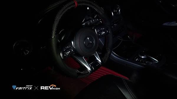 來自澳洲的汽車改裝品牌VAITRIX麥翠斯有最廣泛的車種適用產品，含汽油、柴油、油電混合車專用電子油門控制加速器，搭配外掛晶片及內寫，高品質且無後遺症之動力提升，也可由專屬藍芽App–AirForce GO切換一階、二階、三階ECU模式。外掛晶片及電子油門控制器不影響原車引擎保固，搭配不眩光儀錶，提升馬力同時監控愛車狀況。另有馬力提升專用水噴射可程式電腦及套件，改裝愛車不傷車。適用品牌車款： Audi奧迪、BMW寶馬、Porsche保時捷、Benz賓士、Honda本田、Toyota豐田、Mitsubishi三菱、Mazda馬自達、Nissan日產、Subaru速霸陸、VW福斯、Volvo富豪、Luxgen納智捷、Ford福特、Hyundai現代、Skoda斯柯達、Mini; Altis、CRV、CHR、Kicks、Cla45、Focus mk4、Sienta 、Camry、Golf GTI、Polo、Kuga、Tiida、U7、Rav4、Odyssey、Santa Fe新土匪、C63s、Lancer Fortis、Elantra Sport、Auris、Mini R56、ST LINE、535i、Tiguan...等。