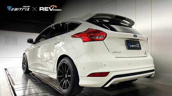 來自澳洲的汽車改裝品牌VAITRIX麥翠斯有最廣泛的車種適用產品，含汽油、柴油、油電混合車專用電子油門控制加速器，搭配外掛晶片及內寫，高品質且無後遺症之動力提升，也可由專屬藍芽App–AirForce GO切換一階、二階、三階ECU模式。外掛晶片及電子油門控制器不影響原車引擎保固，搭配不眩光儀錶，提升馬力同時監控愛車狀況。另有馬力提升專用水噴射可程式電腦及套件，改裝愛車不傷車。適用品牌車款： Audi奧迪、BMW寶馬、Porsche保時捷、Benz賓士、Honda本田、Toyota豐田、Mitsubishi三菱、Mazda馬自達、Nissan日產、Subaru速霸陸、VW福斯、Volvo富豪、Luxgen納智捷、Ford福特、Hyundai現代、Skoda斯柯達、Mini; Altis、CRV、CHR、Kicks、Cla45、Focus mk4、Sienta 、Camry、Golf GTI、Polo、Kuga、Tiida、U7、Rav4、Odyssey、Santa Fe新土匪、C63s、Lancer Fortis、Elantra Sport、Auris、Mini R56、ST LINE、535i、Tiguan、RS6 AVANT、 Tiguan R...等。