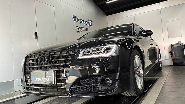 來自澳洲的汽車改裝品牌VAITRIX麥翠斯有最廣泛的車種適用產品，含汽油、柴油、油電混合車專用電子油門控制加速器，搭配外掛晶片及內寫，高品質且無後遺症之動力提升，也可由專屬藍芽App–AirForce GO切換一階、二階、三階ECU模式。外掛晶片及電子油門控制器不影響原車引擎保固，搭配不眩光儀錶，提升馬力同時監控愛車狀況。另有馬力提升專用水噴射可程式電腦及套件，改裝愛車不傷車。適用品牌車款： Audi奧迪、BMW寶馬、Porsche保時捷、Benz賓士、Honda本田、Toyota豐田、Mitsubishi三菱、Mazda馬自達、Nissan日產、Subaru速霸陸、VW福斯、Volvo富豪、Luxgen納智捷、Ford福特、Hyundai現代、Skoda斯柯達、Mini、Ferrari 法拉利、Lamborghini藍寶堅尼 ; Altis、CRV、CHR、Kicks、Cla45、Focus mk4、Sienta 、Camry、Golf GTI、Polo、Kuga、Tiida、U7、Rav4、Odyssey、Santa Fe新土匪、C63s、Lancer Fortis、Elantra Sport、Auris、Mini R56、ST LINE、535i、Tiguan、RS6 AVANT、 Tiguan R、C300、Hilux...等。