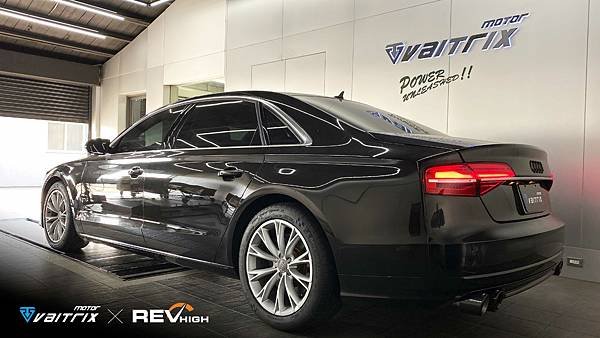 來自澳洲的汽車改裝品牌VAITRIX麥翠斯有最廣泛的車種適用產品，含汽油、柴油、油電混合車專用電子油門控制加速器，搭配外掛晶片及內寫，高品質且無後遺症之動力提升，也可由專屬藍芽App–AirForce GO切換一階、二階、三階ECU模式。外掛晶片及電子油門控制器不影響原車引擎保固，搭配不眩光儀錶，提升馬力同時監控愛車狀況。另有馬力提升專用水噴射可程式電腦及套件，改裝愛車不傷車。適用品牌車款： Audi奧迪、BMW寶馬、Porsche保時捷、Benz賓士、Honda本田、Toyota豐田、Mitsubishi三菱、Mazda馬自達、Nissan日產、Subaru速霸陸、VW福斯、Volvo富豪、Luxgen納智捷、Ford福特、Hyundai現代、Skoda斯柯達、Mini、Ferrari 法拉利、Lamborghini藍寶堅尼 ; Altis、CRV、CHR、Kicks、Cla45、Focus mk4、Sienta 、Camry、Golf GTI、Polo、Kuga、Tiida、U7、Rav4、Odyssey、Santa Fe新土匪、C63s、Lancer Fortis、Elantra Sport、Auris、Mini R56、ST LINE、535i、Tiguan、RS6 AVANT、 Tiguan R、C300、Hilux...等。