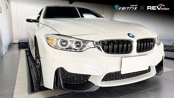 來自澳洲的汽車改裝品牌VAITRIX麥翠斯有最廣泛的車種適用產品，含汽油、柴油、油電混合車專用電子油門控制加速器，搭配外掛晶片及內寫，高品質且無後遺症之動力提升，也可由專屬藍芽App–AirForce GO切換一階、二階、三階ECU模式。外掛晶片及電子油門控制器不影響原車引擎保固，搭配不眩光儀錶，提升馬力同時監控愛車狀況。另有馬力提升專用水噴射可程式電腦及套件，改裝愛車不傷車。適用品牌車款： Audi奧迪、BMW寶馬、Porsche保時捷、Benz賓士、Honda本田、Toyota豐田、Mitsubishi三菱、Mazda馬自達、Nissan日產、Subaru速霸陸、VW福斯、Volvo富豪、Luxgen納智捷、Ford福特、Hyundai現代、Skoda、Mini; Altis、crv、chr、kicks、cla45、Focus mk4、 sienta 、camry、golf gti、polo、kuga、tiida、u7、rav4、odyssey、Santa Fe新土匪、C63s、Lancer Fortis、Elantra Sport、Auris、Mini R56、ST LINE、535i、G63、RS6、RS7、M8、330i...等。