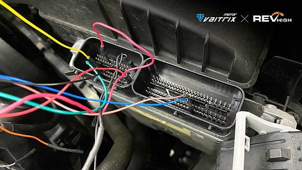 來自澳洲的汽車改裝品牌VAITRIX麥翠斯有最廣泛的車種適用產品，含汽油、柴油、油電混合車專用電子油門控制加速器，搭配外掛晶片及內寫，高品質且無後遺症之動力提升，也可由專屬藍芽App–AirForce GO切換一階、二階、三階ECU模式。外掛晶片及電子油門控制器不影響原車引擎保固，搭配不眩光儀錶，提升馬力同時監控愛車狀況。另有馬力提升專用水噴射可程式電腦及套件，改裝愛車不傷車。適用品牌車款： Audi奧迪、BMW寶馬、Porsche保時捷、Benz賓士、Honda本田、Toyota豐田、Mitsubishi三菱、Mazda馬自達、Nissan日產、Subaru速霸陸、VW福斯、Volvo富豪、Luxgen納智捷、Ford福特、Hyundai現代、Skoda、Mini; Altis、crv、chr、kicks、cla45、Focus mk4、 sienta 、camry、golf gti、polo、kuga、tiida、u7、rav4、odyssey、Santa Fe新土匪、C63s、Lancer Fortis、Elantra Sport、Auris、Mini R56、ST LINE、535i、G63、RS6、RS7、M8、330i、E63、S63...等。