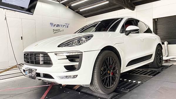   來自澳洲的汽車改裝品牌VAITRIX麥翠斯有最廣泛的車種適用產品，含汽油、柴油、油電混合車專用電子油門控制加速器，搭配外掛晶片及內寫，高品質且無後遺症之動力提升，也可由專屬藍芽App–AirForce GO切換一階、二階、三階ECU模式。  外掛晶片及電子油門控制器不影響原車引擎保固，搭配不眩光儀錶，提升馬力同時監控愛車狀況。另有馬力提升專用水噴射可程式電腦及套件，改裝愛車不傷車。  在VAITRIX動力升級，完整實現客製化調校，根據車況、已改裝硬體與客戶需求調整程式。搭配馬力機驗證與HP TUNERS數據流，讓改裝沒有後顧之憂！  適用品牌車款： Audi奧迪、BMW寶馬、Porsche保時捷、Benz賓士、Honda本田、Toyota豐田、Mitsubishi三菱、Mazda馬自達、Nissan日產、Subaru速霸陸、VW福斯、Volvo富豪、Luxgen納智捷、Ford福特、Hyundai現代、Skoda、Mini; Altis、crv、chr、kicks、cla45、Focus mk4、 sienta 、camry、golf gti、polo、kuga、tiida、u7、rav4、odyssey、Santa Fe新土匪、C63s、Lancer Fortis、Elantra Sport、Auris、Mini R56、ST LINE、535i、G63、RS6、RS7、M8、330i、E63、S63...等。