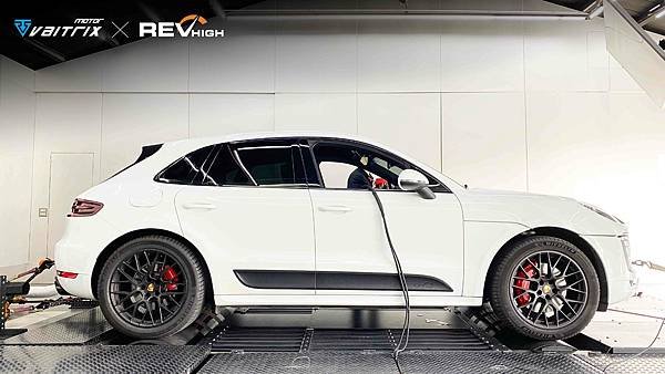   來自澳洲的汽車改裝品牌VAITRIX麥翠斯有最廣泛的車種適用產品，含汽油、柴油、油電混合車專用電子油門控制加速器，搭配外掛晶片及內寫，高品質且無後遺症之動力提升，也可由專屬藍芽App–AirForce GO切換一階、二階、三階ECU模式。  外掛晶片及電子油門控制器不影響原車引擎保固，搭配不眩光儀錶，提升馬力同時監控愛車狀況。另有馬力提升專用水噴射可程式電腦及套件，改裝愛車不傷車。  在VAITRIX動力升級，完整實現客製化調校，根據車況、已改裝硬體與客戶需求調整程式。搭配馬力機驗證與HP TUNERS數據流，讓改裝沒有後顧之憂！  適用品牌車款： Audi奧迪、BMW寶馬、Porsche保時捷、Benz賓士、Honda本田、Toyota豐田、Mitsubishi三菱、Mazda馬自達、Nissan日產、Subaru速霸陸、VW福斯、Volvo富豪、Luxgen納智捷、Ford福特、Hyundai現代、Skoda、Mini; Altis、crv、chr、kicks、cla45、Focus mk4、 sienta 、camry、golf gti、polo、kuga、tiida、u7、rav4、odyssey、Santa Fe新土匪、C63s、Lancer Fortis、Elantra Sport、Auris、Mini R56、ST LINE、535i、G63、RS6、RS7、M8、330i、E63、S63...等。