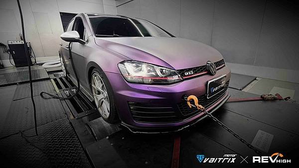 來自澳洲的汽車改裝品牌VAITRIX麥翠斯有最廣泛的車種適用產品，含汽油、柴油、油電混合車專用電子油門控制加速器，搭配外掛晶片及內寫，高品質且無後遺症之動力提升，也可由專屬藍芽App–AirForce GO切換一階、二階、三階ECU模式。外掛晶片及電子油門控制器不影響原車引擎保固，搭配不眩光儀錶，提升馬力同時監控愛車狀況。另有馬力提升專用水噴射可程式電腦及套件，改裝愛車不傷車。適用品牌車款：  Audi奧迪、BMW寶馬、Porsche保時捷、Benz賓士、Honda本田、Toyota豐田、Mitsubishi三菱、Mazda馬自達、Nissan日產、Subaru速霸陸、VW福斯、Volvo富豪、Luxgen納智捷、Ford福特、Hyundai現代、Skoda速可達、Mini、MG; Altis、crv、chr、kicks、cla45、Focus mk4、 sienta 、camry、golf gti、golf 8、polo、kuga、rav4、odyssey、Santa Fe新土匪、C63s、Elantra Sport、Auris、Mini R56、540i、G63、RS6、RS7、M8、330i、E63、S63、HS、A180、Kamiq、Kodiaq、X3、Macan、Q3...等。Truck卡車：Mitsubishi Fuso三菱扶桑、Hino日野、DAF達富、IVECO威凱、ISUZU五十鈴、SCANIA斯堪尼亞; Canter堅達、Fighter、Super Great、300 系、700系、CF85、LF45、LF55、L系、G系、R系、S系、Daily、Eurocargo、NQR、NPR、NMR、NRR。Motor重機：BMW寶馬、Ducati杜卡迪、Honda本田、Yamaha山葉、Aprilia阿普利亞、KTM、Husqvarna胡斯瓦那、Kawasaki川崎、Suzuki鈴木; S1000RR、S1000R、R1200GS、R9T、R1200GS、Scrambler、Monster、Panigale、Streetfighter、Supersport、Superbike、XDiavel、Hypermotard、RSV、SMC、Supermoto、Ninja、ZX-12R、ZX-6R、T-Max、Tenere、MT、Hayabusa、V-Strom、GSX-S1000。