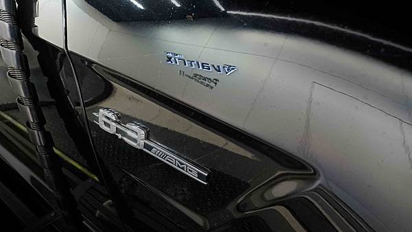 來自澳洲的汽車改裝品牌VAITRIX麥翠斯有最廣泛的車種適用產品，含汽油、柴油、油電混合車專用電子油門控制加速器，還能搭配外掛晶片及內寫，高品質且無後遺症之動力提升。外掛晶片可以選配由專屬藍芽App–AirForce GO切換一階、二階、三階ECU模式。  外掛晶片及電子油門控制器不影響原車引擎保固。搭配VAITRIX不眩光儀錶，渦輪壓力/水溫/油溫等應有盡有，使用原廠感知器對接，數據呈現100%正解，提升馬力同時監控愛車狀況。  增壓型油門加速器Wise Gain Pedal可以讓渦輪車款提升增壓值，實現增加馬力！旋鈕方式讓模式切換更方便快速！  最佳性能提升就選擇專用水噴電腦及套件，降溫效果最好，性能穩定提升，正確使用動力加倍不傷引擎。  在VAITRIX動力升級，完整實現客製化調校，根據車況、已改裝硬體與客戶需求調整程式。搭配馬力機驗證與HP TUNERS數據流，讓改裝沒有後顧之憂！  適用品牌車款： Audi奧迪、BMW寶馬、Porsche保時捷、Benz賓士、Honda本田、Toyota豐田、Mitsubishi三菱、Mazda馬自達、Nissan日產、Subaru速霸陸、VW福斯、Volvo富豪、Luxgen納智捷、Ford福特、Hyundai現代、Skoda速可達、Mini、MG; Altis、crv、chr、kicks、cla45、Focus mk4、 sienta 、camry、golf gti、golf 8、polo、kuga、rav4、odyssey、Santa Fe新土匪、C63s、Elantra Sport、Auris、Mini R56、540i、G63、RS6、RS7、M8、330i、E63、S63、HS、A180、Kamiq、Kodiaq、X3、Macan、Q3...等。   Truck卡車： Mitsubishi Fuso三菱扶桑、Hino日野、DAF達富、IVECO威凱、ISUZU五十鈴、SCANIA斯堪尼亞; Canter堅達、Fighter、Super Great、300 系、700系、CF85、LF45、LF55、L系、G系、R系、S系、Daily、Eurocargo、NQR、NPR、NMR、NRR  Motor重機： BMW寶馬、Ducati杜卡迪、Honda本田、Yamaha山葉、Aprilia阿普利亞、KTM、Husqvarna胡斯瓦那、Kawasaki川崎、Suzuki鈴木; S1000RR、S1000R、R1200GS、R9T、R1200GS、Scrambler、Monster、Panigale、Streetfighter、Supersport、Superbike、XDiavel、Hypermotard、RSV、SMC、Supermoto、Ninja、ZX-12R、ZX-6R、T-Max、Tenere、MT、Hayabusa、V-Strom、GSX-S1000
