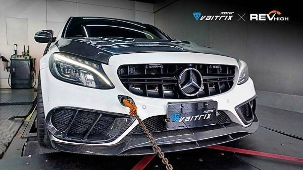 來自澳洲的汽車改裝品牌VAITRIX麥翠斯有最廣泛的車種適用產品，含汽油、柴油、油電混合車專用電子油門控制加速器，還能搭配外掛晶片及內寫，高品質且無後遺症之動力提升。外掛晶片可以選配由專屬藍芽App–AirForce GO切換一階、二階、三階ECU模式。  外掛晶片及電子油門控制器不影響原車引擎保固。搭配VAITRIX不眩光儀錶，渦輪壓力/水溫/油溫等應有盡有，使用原廠感知器對接，數據呈現100%正解，提升馬力同時監控愛車狀況。  增壓型油門加速器Wise Gain Pedal可以讓渦輪車款提升增壓值，實現增加馬力！旋鈕方式讓模式切換更方便快速！  最佳性能提升就選擇專用水噴電腦及套件，降溫效果最好，性能穩定提升，正確使用動力加倍不傷引擎。  在VAITRIX動力升級，完整實現客製化調校，根據車況、已改裝硬體與客戶需求調整程式。搭配馬力機驗證與HP TUNERS數據流，讓改裝沒有後顧之憂！  適用品牌車款： Audi奧迪、BMW寶馬、Porsche保時捷、Benz賓士、Honda本田、Toyota豐田、Mitsubishi三菱、Mazda馬自達、Nissan日產、Subaru速霸陸、VW福斯、Volvo富豪、Luxgen納智捷、Ford福特、Hyundai現代、Skoda速可達、Mini、MG; CRV、CLA45、Focus mk4、golf gti、golf 8、polo、kuga、odyssey、Santa Fe新土匪、C63s、Elantra Sport、Mini R56、540i、G63、RS6、RS7、M8、330i、E63、S63、HS、A180、Kamiq、Kodiaq、X3、Macan、Q3、RSQ3...等。   Truck卡車： Mitsubishi Fuso三菱扶桑、Hino日野、DAF達富、IVECO威凱、ISUZU五十鈴、SCANIA斯堪尼亞; Canter堅達、Fighter、Super Great、300 系、700系、CF85、LF45、LF55、L系、G系、R系、S系、Daily、Eurocargo、NQR、NPR、NMR、NRR  Motor重機： BMW寶馬、Ducati杜卡迪、Honda本田、Yamaha山葉、Aprilia阿普利亞、KTM、Husqvarna胡斯瓦那、Kawasaki川崎、Suzuki鈴木; S1000RR、S1000R、R1200GS、R9T、R1200GS、Scrambler、Monster、Panigale、Streetfighter、Supersport、Superbike、XDiavel、Hypermotard、RSV、SMC、Supermoto、Ninja、ZX-12R、ZX-6R、T-Max、Tenere、MT、Hayabusa、V-Strom、GSX-S1000