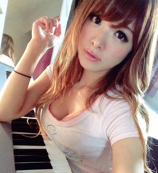 高木里代子.jpg
