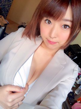 松本菜奈実.jpg