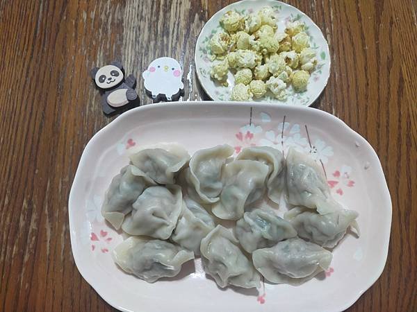 LINE_ALBUM_剝皮辣椒水餃_230621_5.jpg