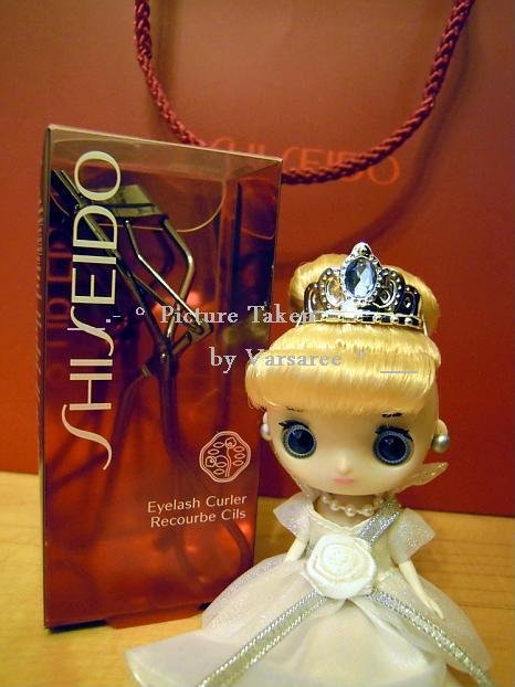 Eyelash Curler with Box.jpg