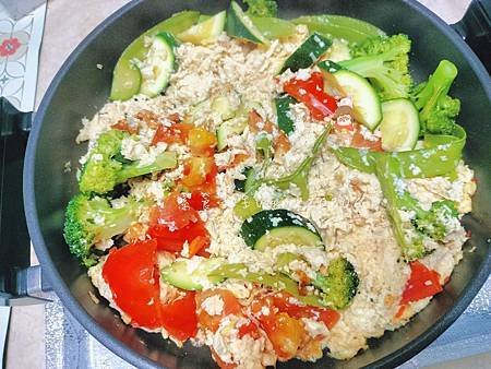 👨‍👩‍👧‍👧老少皆宜的素食料理 簡易繽紛蔬炒偽散蛋🍽️