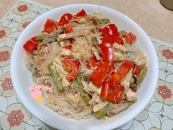 簡單的米粉料理🍜 素炒米粉🥢