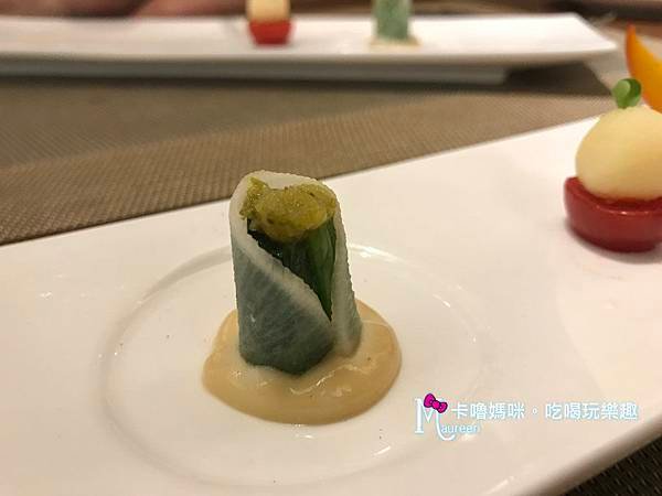 桃園市【艾維農歐風素食】10-4(主廚精選小點_菠菜酸黃瓜捲).JPG