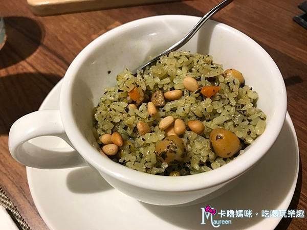 桃園市【艾維農歐風素食】14(松子青醬炒飯).JPG