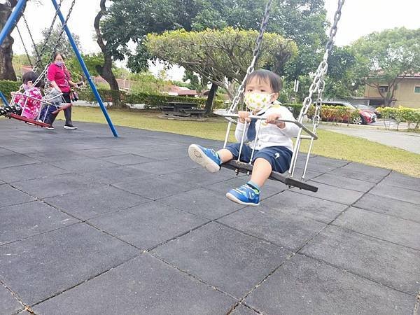 從1歲玩到12歲，高生活機能停車不用錢～中興新村兒童公園