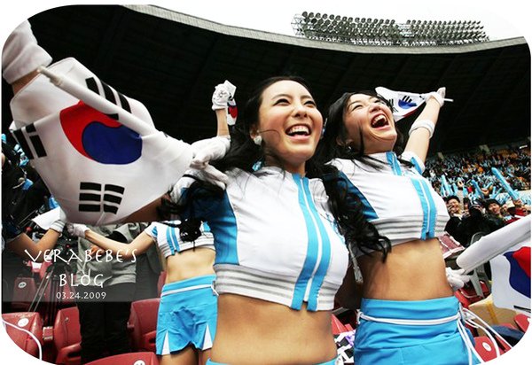 KoreanFans.jpg