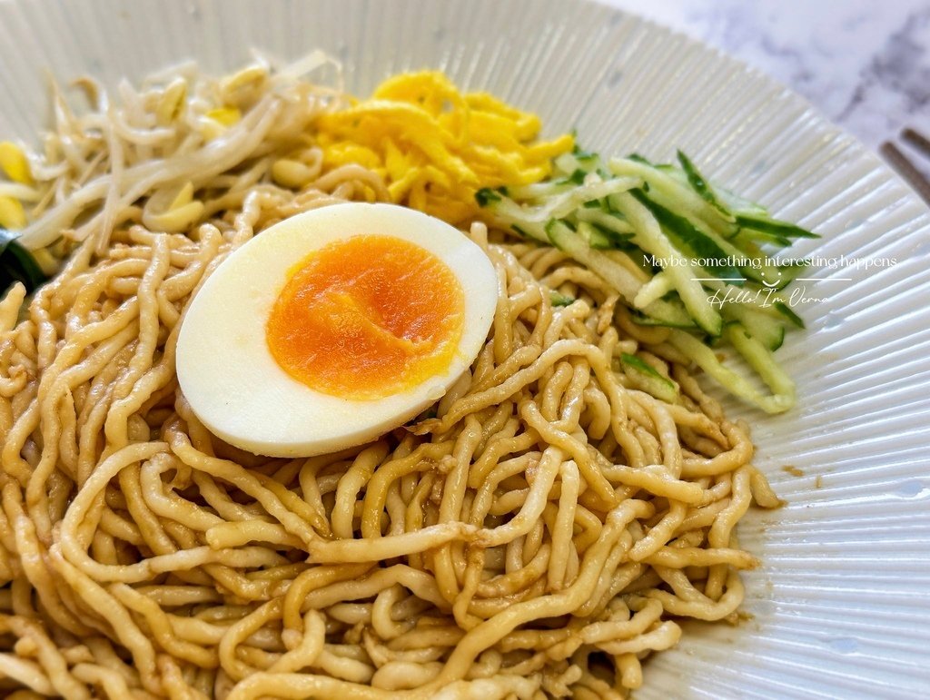 蔬味平生雙醬纖拌麵｜夏日輕食｜蒟蒻麵推薦｜蒟蒻麵料理｜蒟蒻麵食譜｜低醣飲食｜低醣食譜｜減醣餐｜低卡料理｜懶人料理｜全素拌麵｜蔬味平生評價｜雙醬纖拌麵好吃嗎