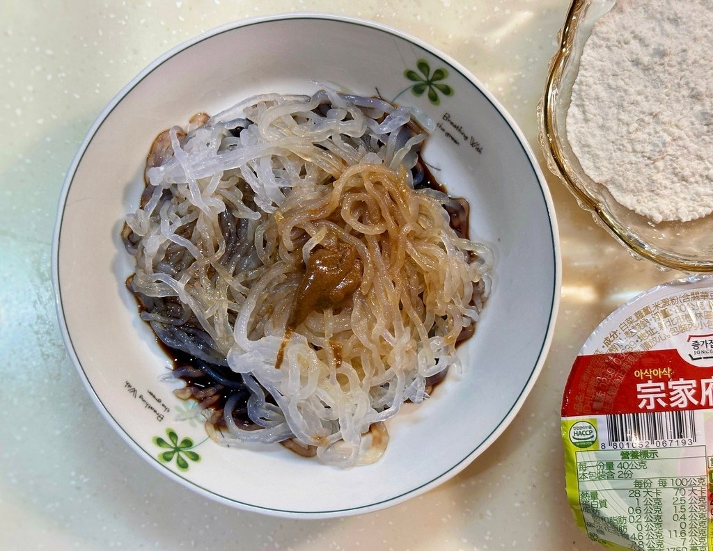 蔬味平生雙醬纖拌麵｜夏日輕食｜蒟蒻麵推薦｜蒟蒻麵料理｜蒟蒻麵食譜｜低醣飲食｜低醣食譜｜減醣餐｜低卡料理｜懶人料理｜全素拌麵｜蔬味平生評價｜雙醬纖拌麵好吃嗎