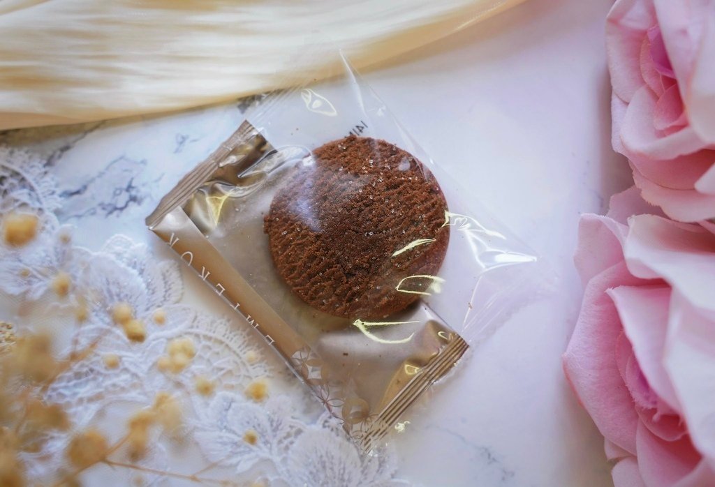 皇樓喜餅開箱｜EMPEROR皇樓【璀璨圓提盒】時尚新中式喜餅