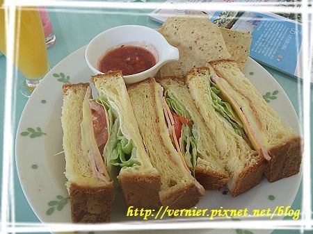 明治套餐的鬆軟丹麥里肌三明治