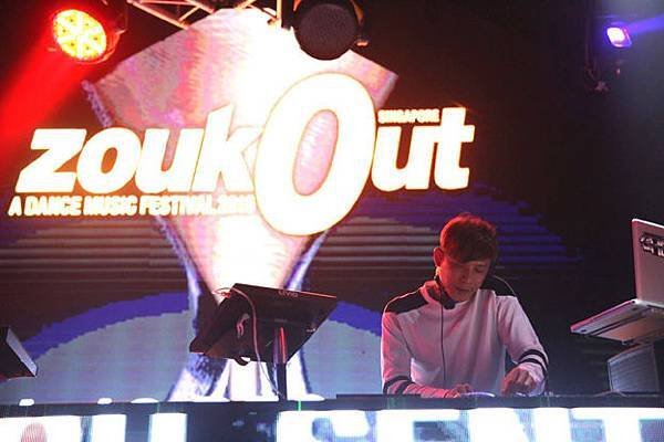 《ZoukOut》新加坡 聖淘沙 2015亞洲最大沙灘音樂派對