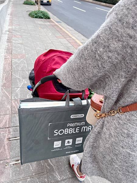 親子用品。Sobble韓國無毒折疊地墊 / 多通能用途、養育