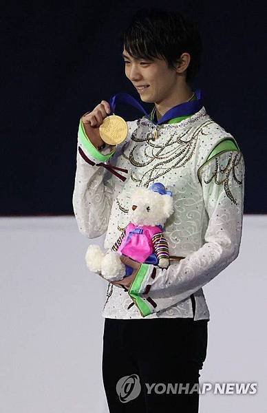 Yuzuru winning 4CC 2020.jpg