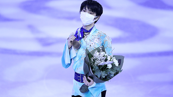 Yuzuru Hanyu Bronze Medalist 2021 WC.png