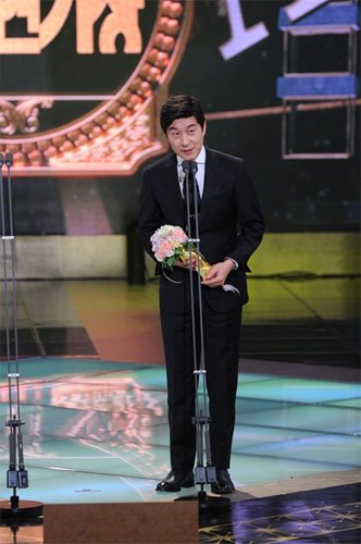 9.김상중