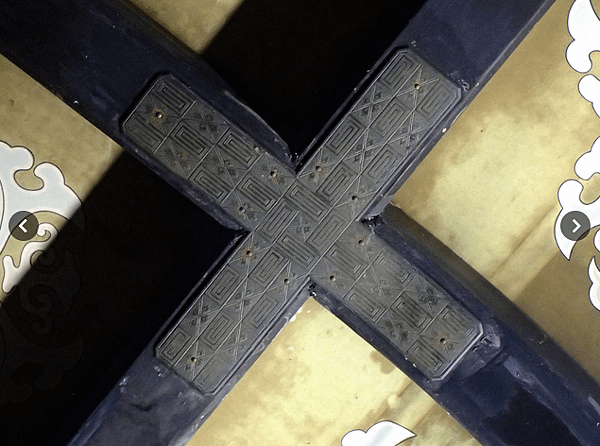 中村神社天井留下的「辻金具」。.png