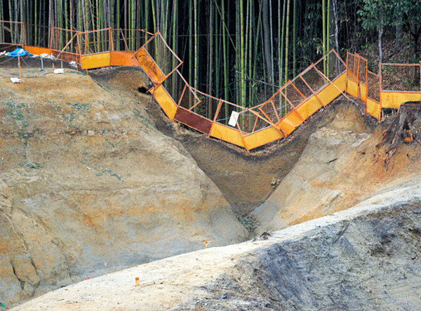 桑下城的護城河遺跡。.png