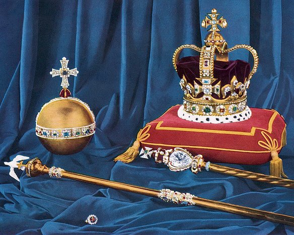 英國王權象徵物：皇冠（右後）、主權之球（左後）及權杖。.jpg