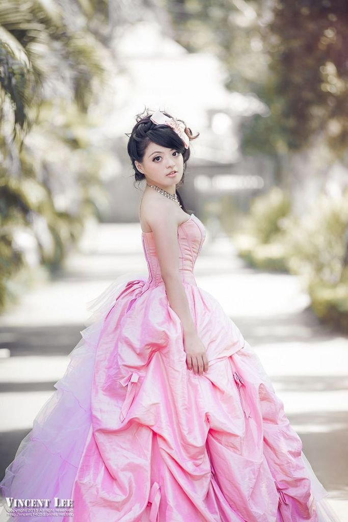 婚紗作品  Make-up: momo hair: apple MD: 巧喬 Photography: Vincent lee