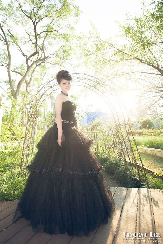婚紗作品  Make-up: momo hair: apple MD: 巧喬 Photography: Vincent lee