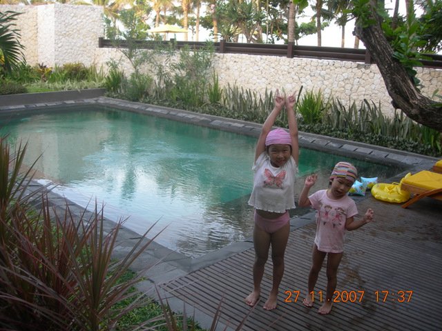 BaliKhama-Nov25-2007 041.jpg