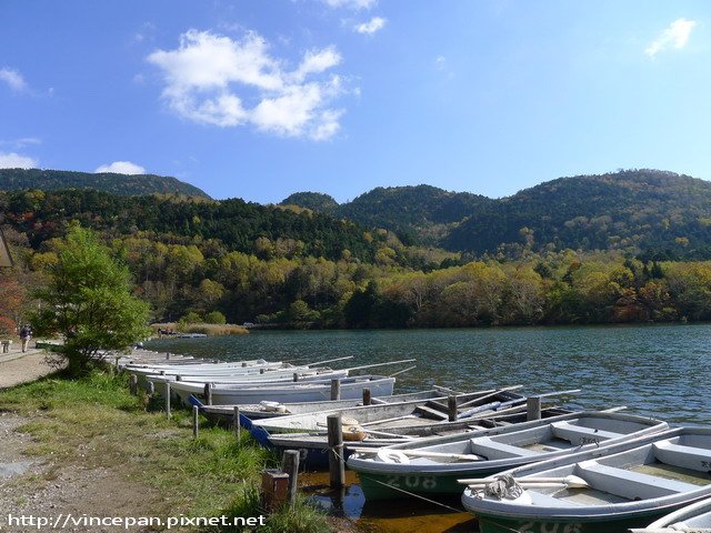 湯之湖 遠山 小舟