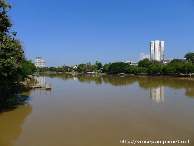 湄濱河