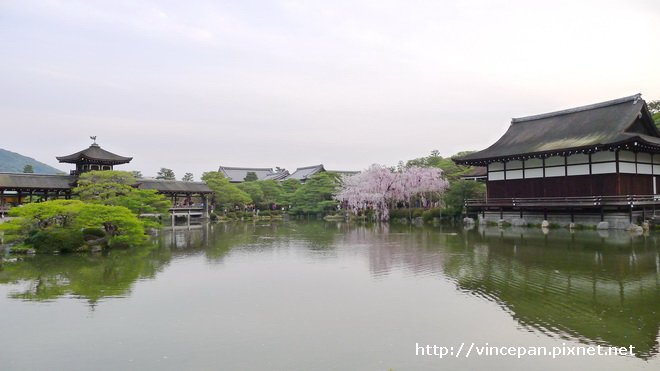 栖鳳池