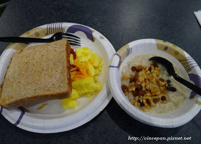 Fairfield Inn &amp; Suites 早餐3