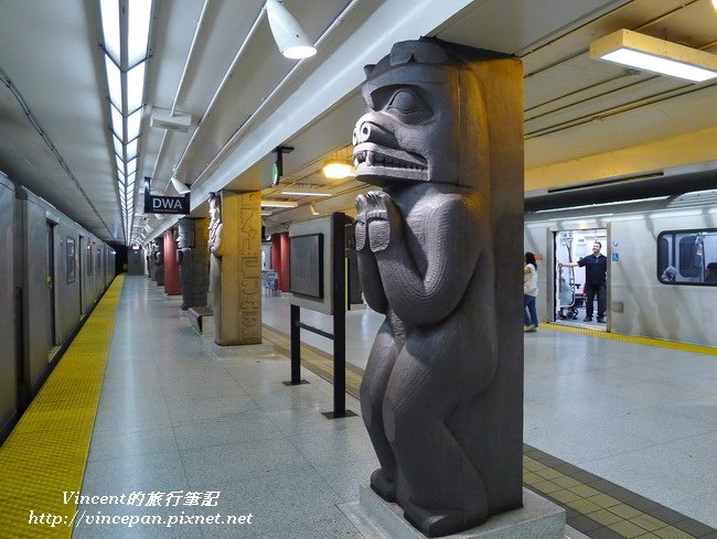 Museum站 雕像