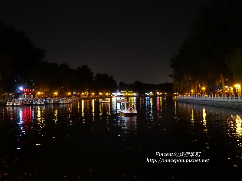 什刹海 夜 湖邊2