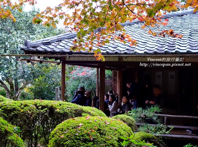 詩仙堂 屋簷遊客