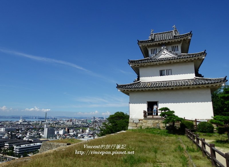 丸龜城天守 石垣