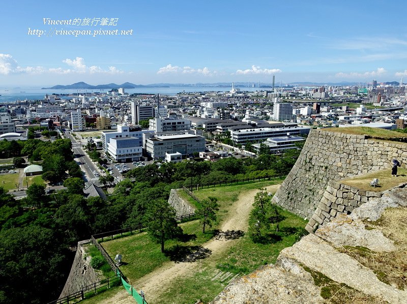 石垣與市區