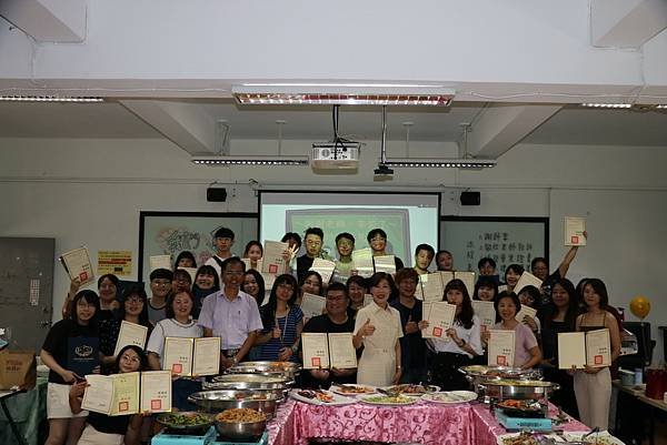 LINE_ALBUM_謝師宴-2024-06-08_240609_7.jpg