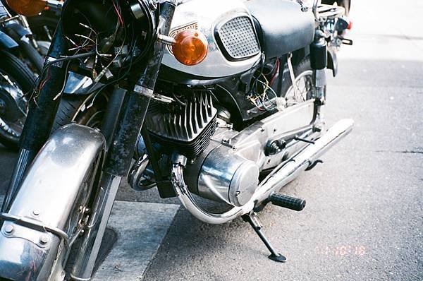 M1801-08-CN-8008-ROAD-Contax-T2-Fujifilm-S40011M1801-08-CN-8008-ROAD-Contax-T2-Fujifilm-S400.jpg